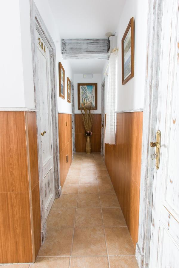 Hostal La Estrella 마르베야 외부 사진